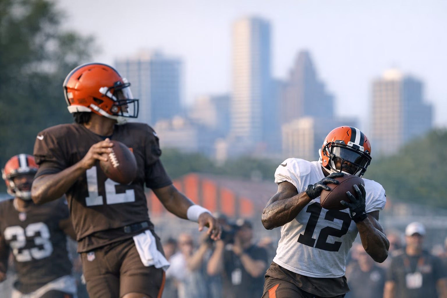 Shedeur Sanders no-look INT draws heat at Browns camp