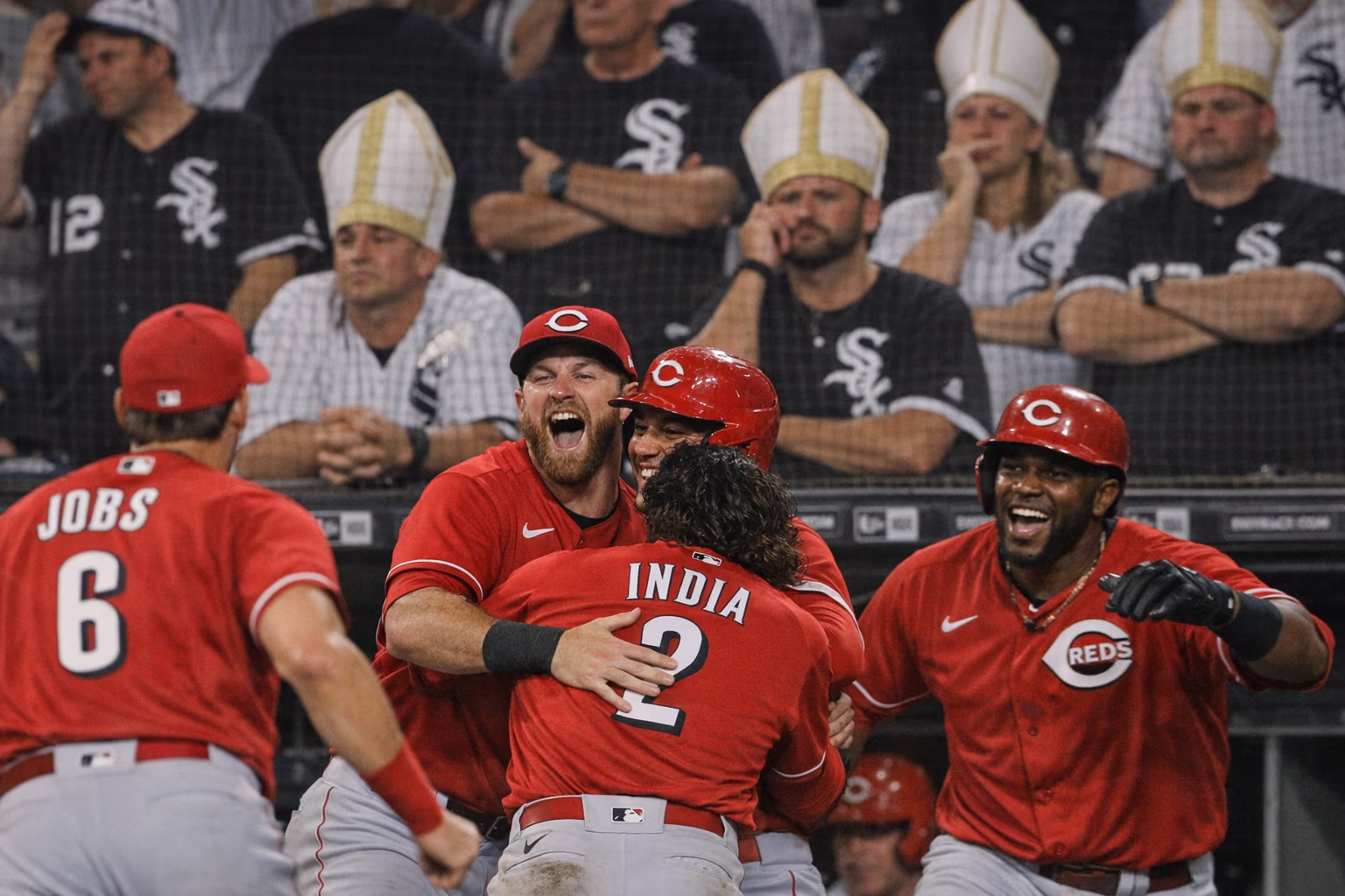 White Sox giveaway night ends with Reds 10th-inning win